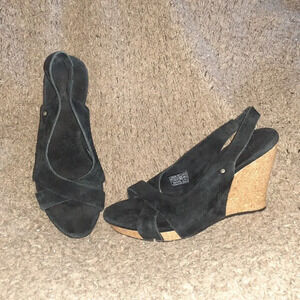 UGG Australia-Hazel-Black Suede Wedges-Strappy Open Toe-4" Heel-Sz 6-Near Mint